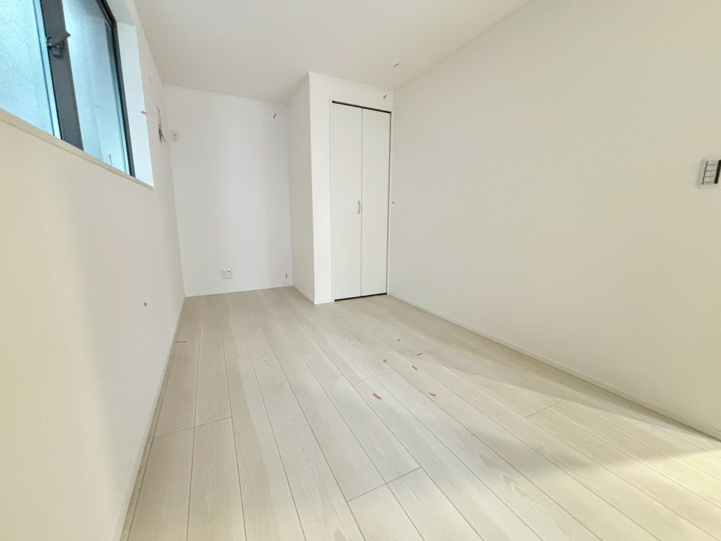 足立区西新井４丁目　新築戸建ての洋室|2026年2月15日撮影