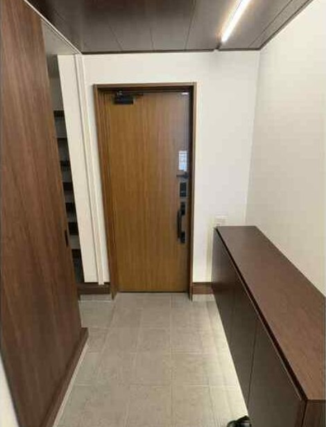 つくば市中野貸戸建の玄関