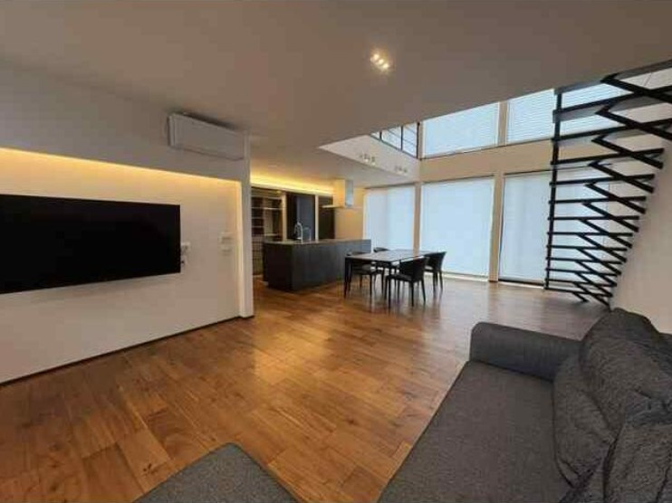 つくば市中野貸戸建の居間・リビング