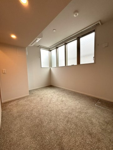 【寝室】 | ピアース用賀