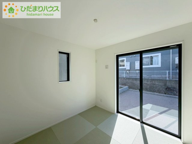 郡山市安積四丁目　新築戸建　2号棟の和室|客間としてもお子様のプレイルームとしてもご活用頂けます。将来は寝室としても利用でき二階に上がらず生活導線を作ることができ大変重宝するスペース！