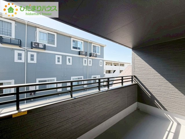 郡山市安積四丁目　新築戸建　2号棟のバルコニー|人気が高いインナーバルコニーを採用♪天候を気にせず洗濯物を干せ、紫外線も気にせずに済みます(*^^)v
