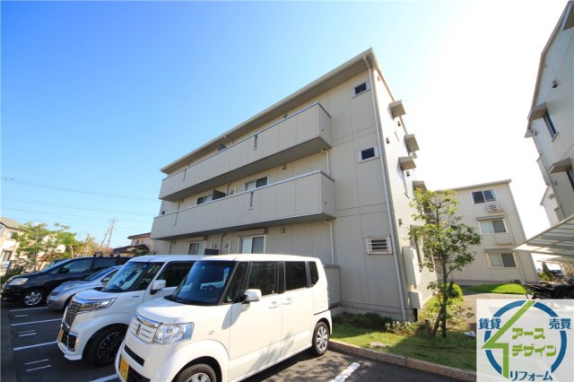グランドアトリオ神戸西　D棟の駐車場|駐車場に車を止められます