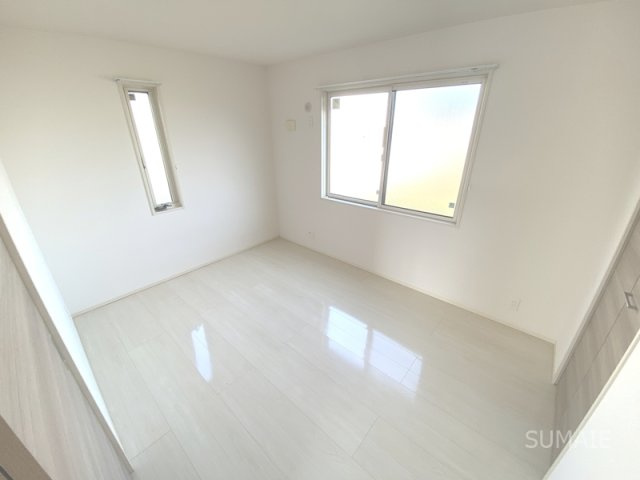 グランシャリオの洋室|6.1帖　2面採光洋室☆彡