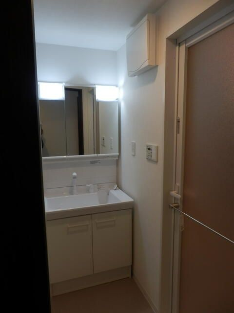 ユリカロゼ篠崎駅前の独立洗面台