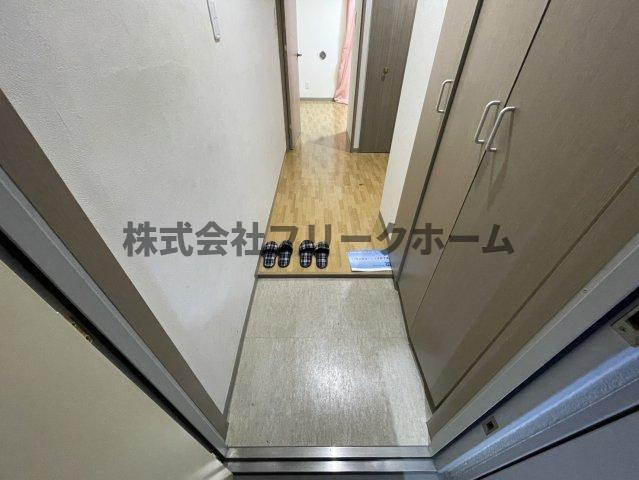 武蔵野市西久保３丁目の賃貸マンションの玄関