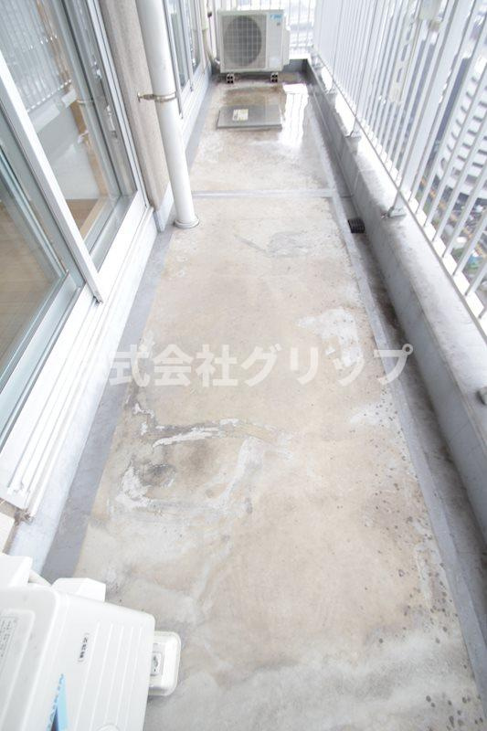 ドゥーエ横浜駅前のバルコニー