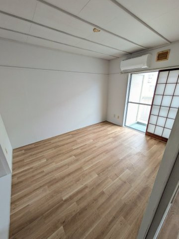 ヴィラナリー上越Ⅴの寝室