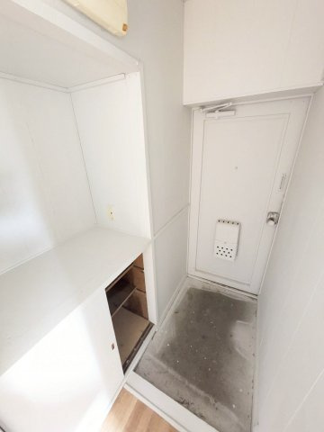 ヴィラナリー上越Ⅴの玄関