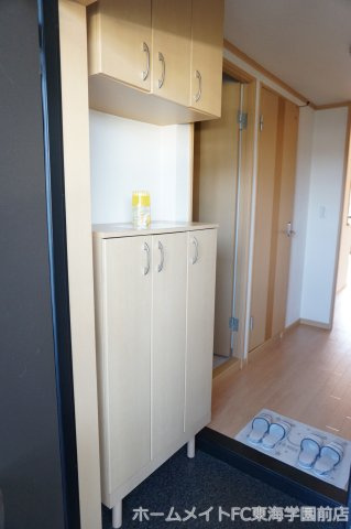 bienvivre楡木の玄関