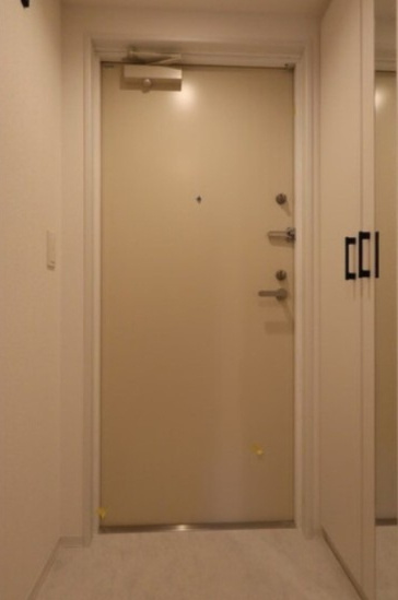 グローリオシェルト池袋Ⅴの玄関