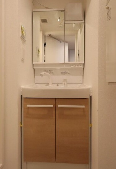 グローリオシェルト池袋Ⅴの洗面所