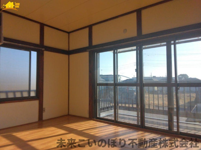 【寝室】 | 加須市向古河中古戸建て | 落ち着いた色調の寝室です
