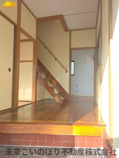 【玄関】 | 加須市向古河中古戸建て | 明るい玄関です