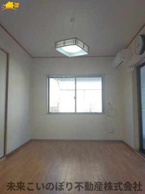【洋室】 | 加須市向古河中古戸建て | 離れ建物室内写真