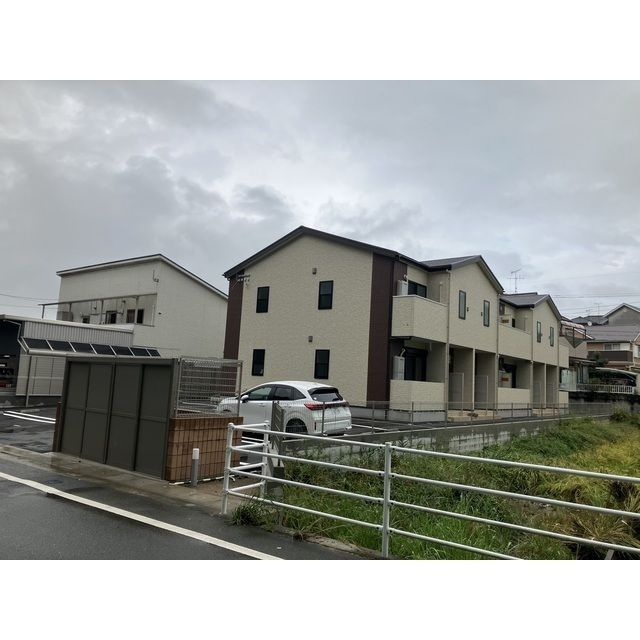 春日市大字下白水のアパートの外観