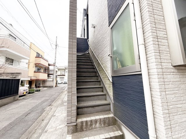 グランサムハウス王子神谷のその他共用部分|共用階段です☆