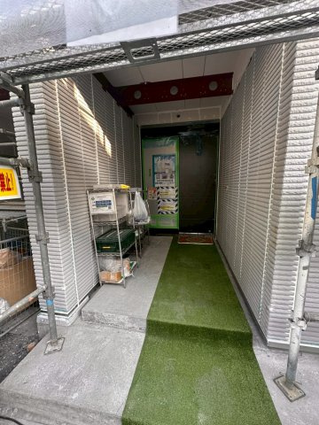 ヘーベルメゾン三鷹のエントランス