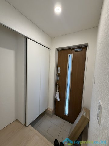 秦野市羽根第1　新築戸建　全3棟1号棟の玄関