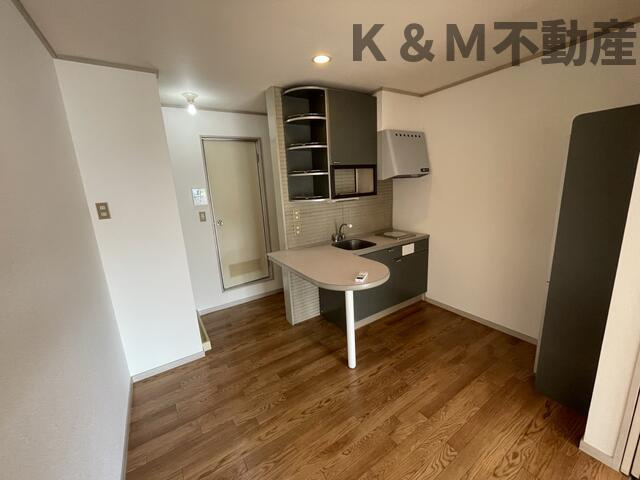 ドフィーヌ柏の居間・リビング|こちらの居間で趣味の時間をお楽しみください