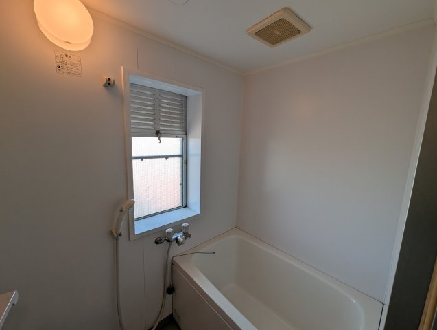 千里園マンションの浴室