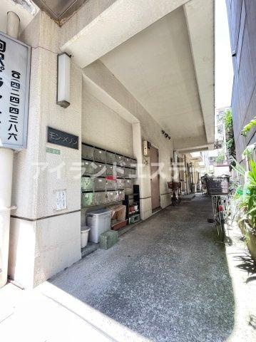 モンメゾン　駅近　陽当たり良好　高層階のエントランス