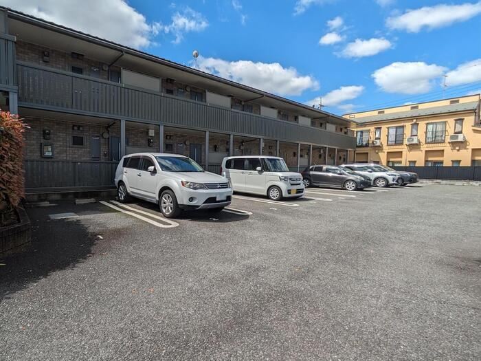 サンクレア Ⅰ Ⅱ Ⅲの駐車場