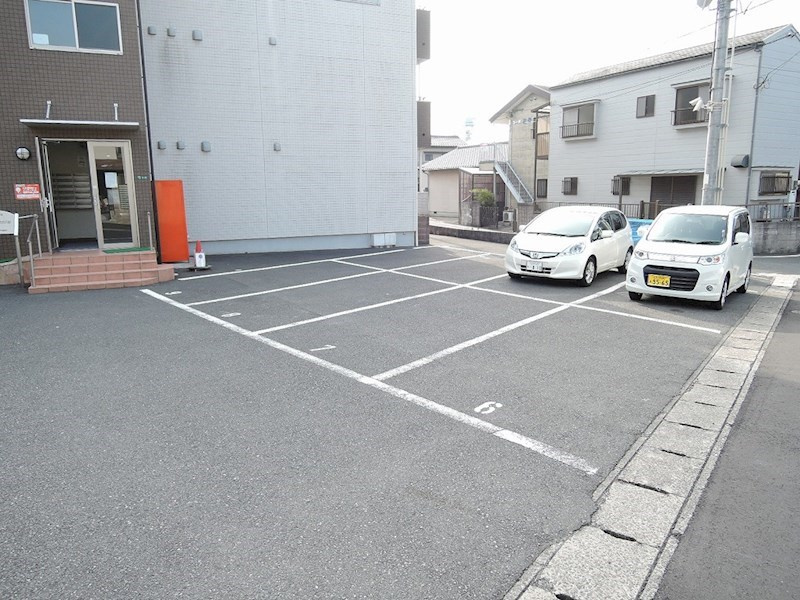 ベルリーフMOZUの駐車場