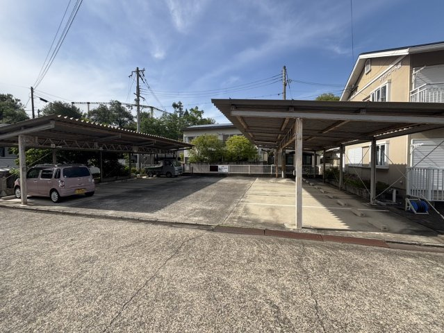 タウンコート西Ｂの駐車場