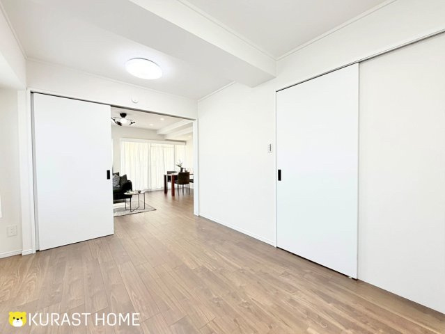 ロイヤルシャトー葛野　5階の洋室|洋室6帖