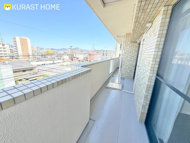 ロイヤルシャトー葛野　5階のバルコニー