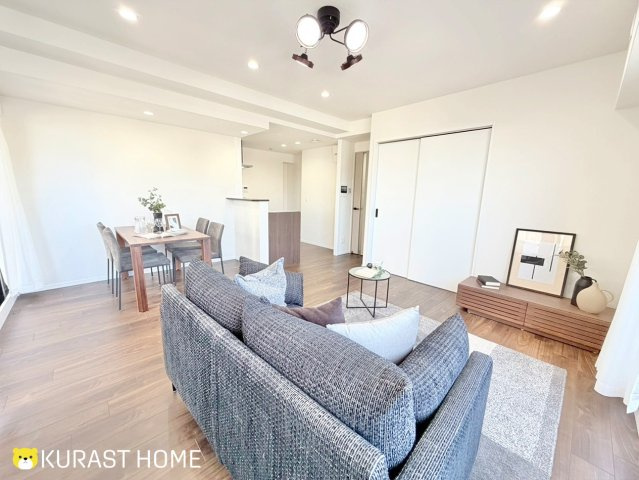 ロイヤルシャトー葛野　5階の居間・リビング