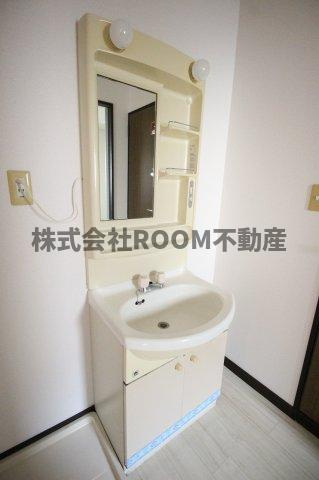 センチュリーハイツRYOの独立洗面台|朝の身支度には欠かせない独立洗面化粧台