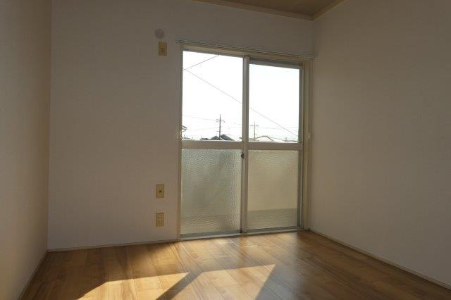 フレグランス安江の洋室