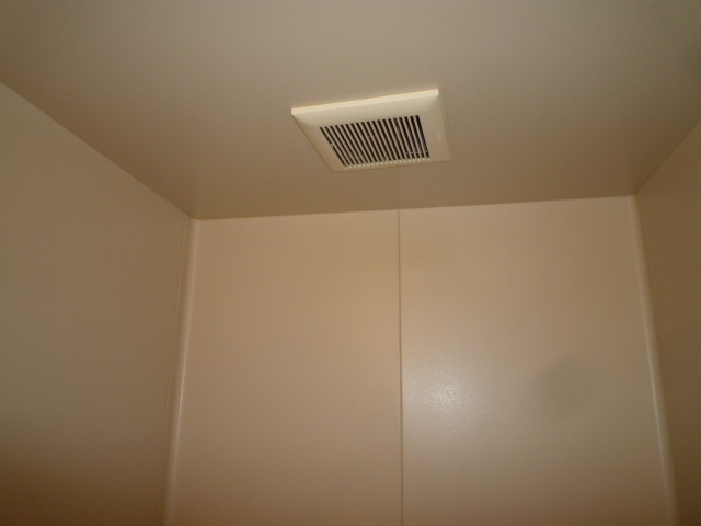 フレグランス安江の浴室|換気扇