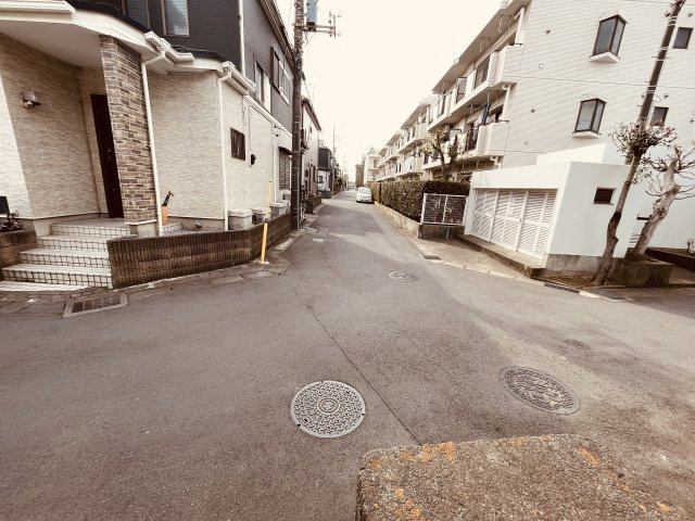 柏市大室　売地の前面道路含む現地写真