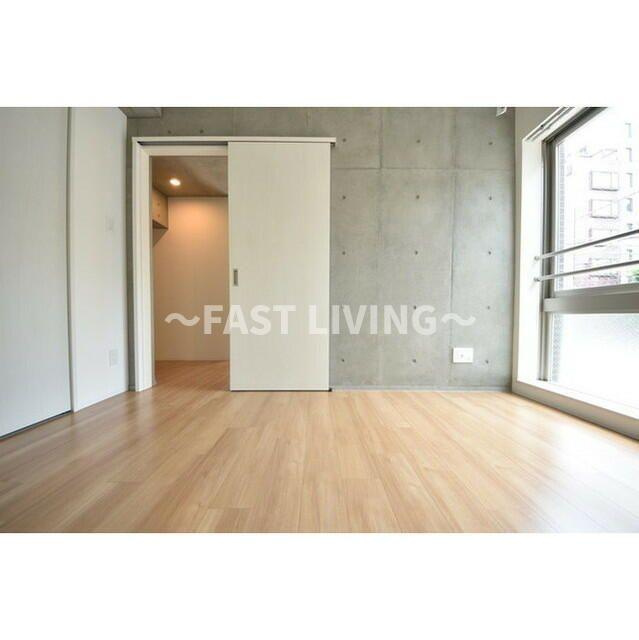 アラート銀座イーストの洋室