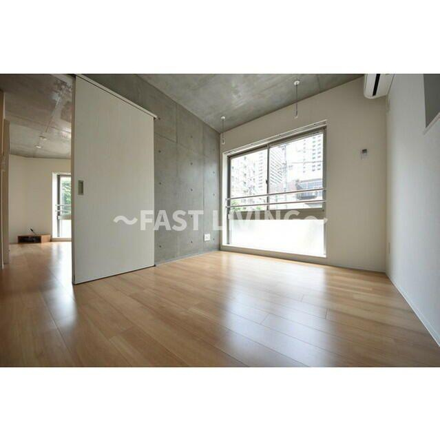 アラート銀座イーストの洋室