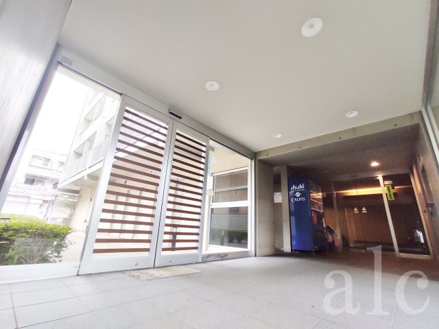 ビイルーム新宿のエントランス|オートロックエントランス