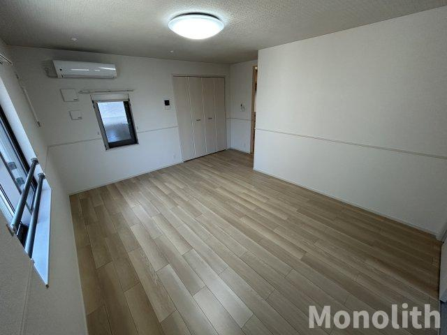 ヒカルサ岸和田畑町の居間・リビング