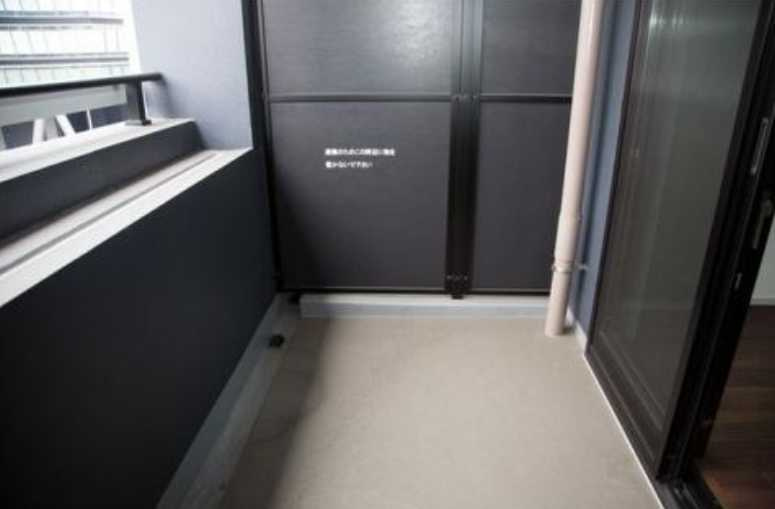 コンフォリア渋谷WEST　ペット相談　礼金０　ネット無料のバルコニー