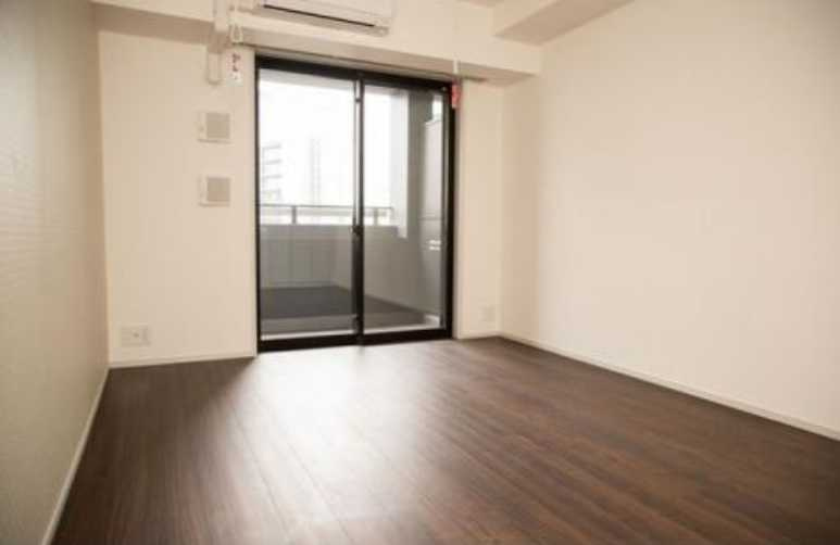 コンフォリア渋谷WEST　ペット相談　礼金０　ネット無料の居間・リビング