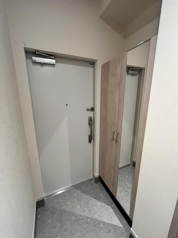 Theios son(テイオス サン)の玄関