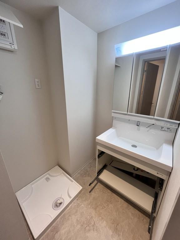 Theios son(テイオス サン)の独立洗面台