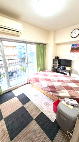 神戸湊町スカイハイツの洋室|室内はいつも明るく、光が部屋の奥にまで届きます
