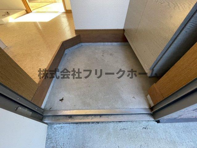 小金井市前原町３丁目のアパートの玄関