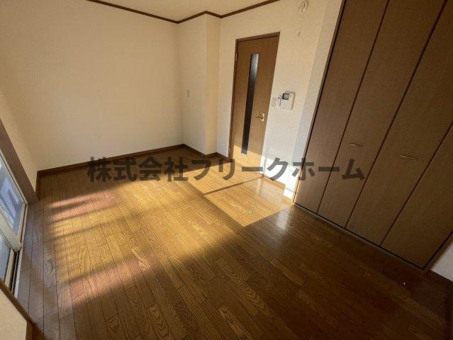 小金井市前原町３丁目のアパートの寝室