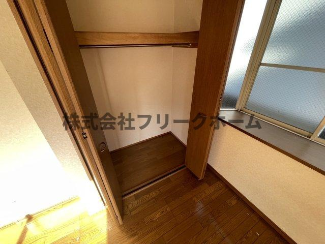 小金井市前原町３丁目のアパートの収納
