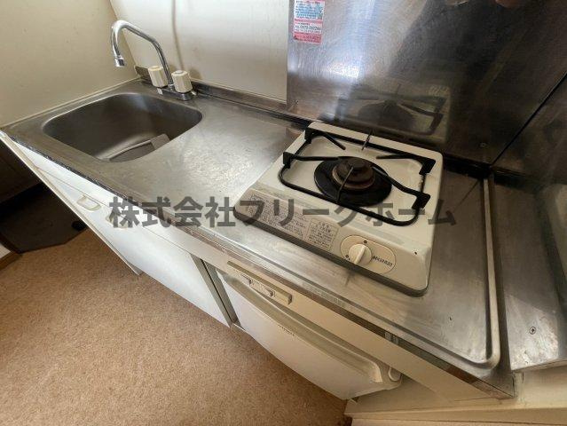 小金井市前原町３丁目のアパートのキッチン