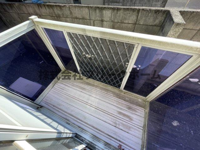小金井市前原町３丁目のアパートのバルコニー